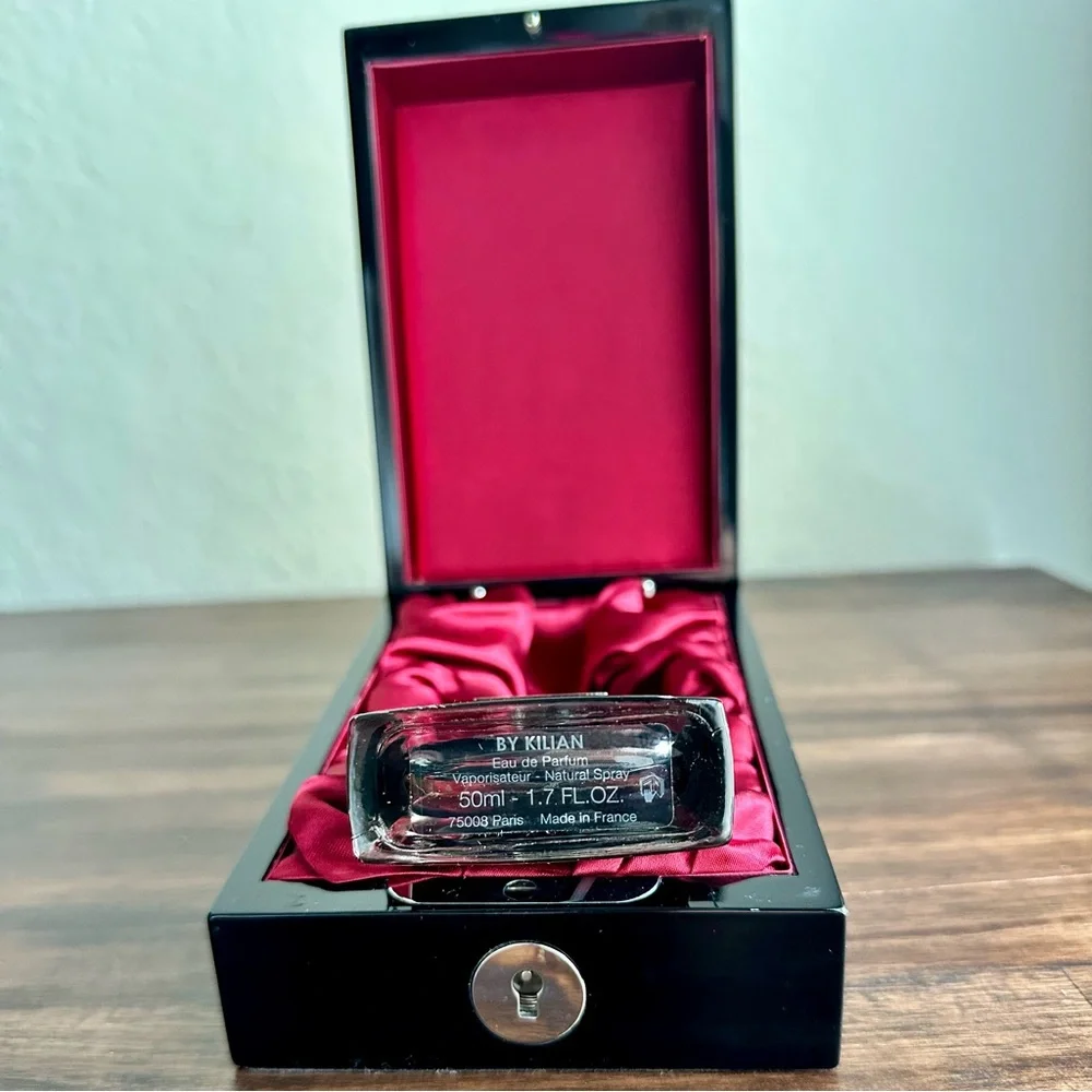 SIGNED Sacred Wood by Kilian Perfume in Elegant Box - Picture 4 of 10